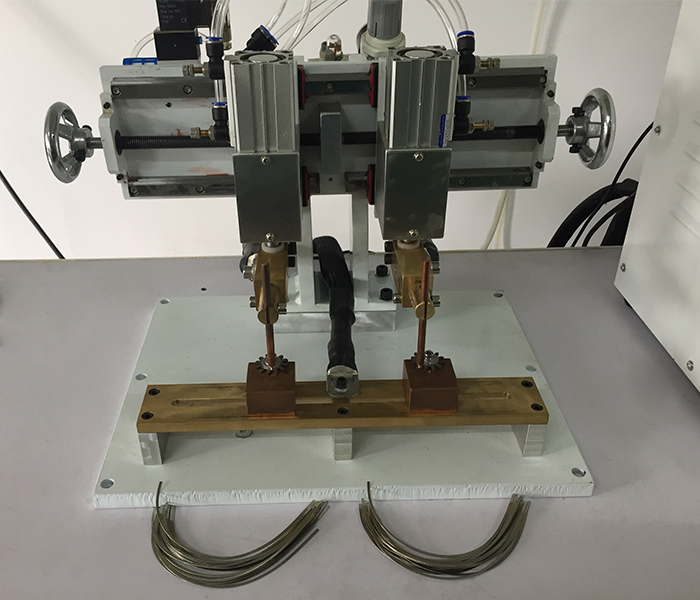 雙頭移動胸扣點焊機